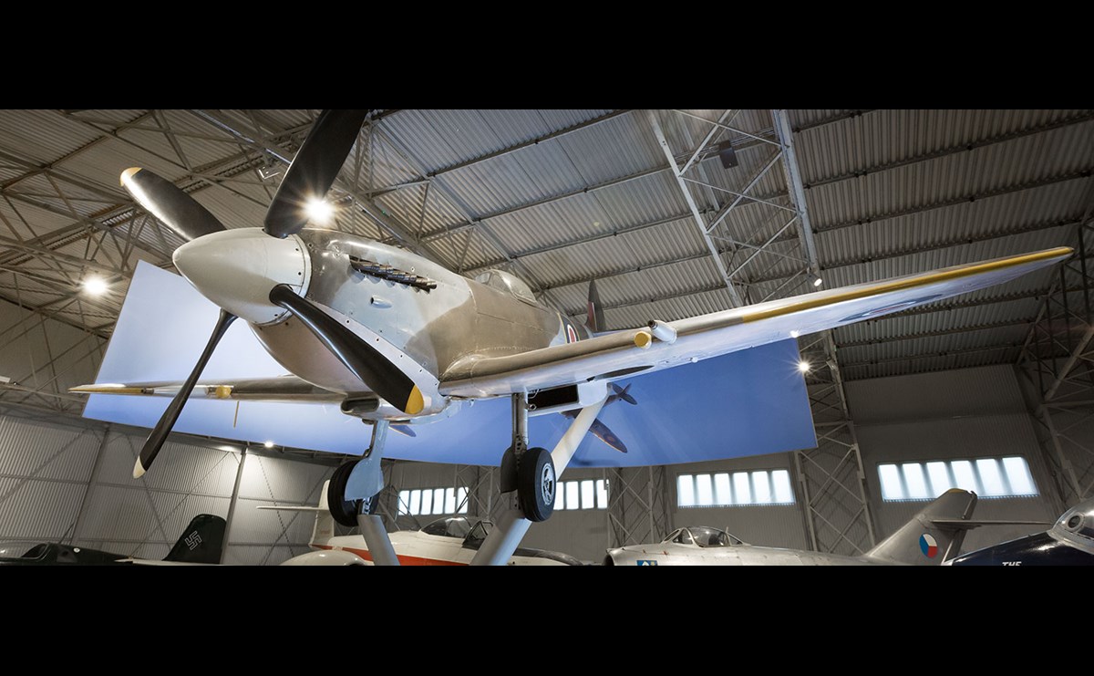 spitfire-hangar2-2.jpg